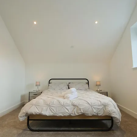 Greville Smyth Two Bedroom Duplex