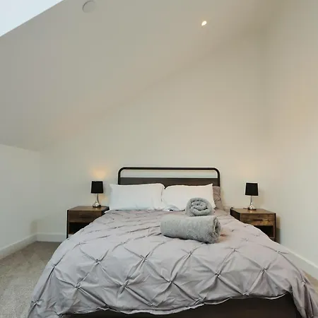 Greville Smyth Two Bedroom Duplex