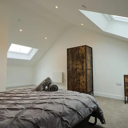 Greville Smyth Two Bedroom Duplex Appartement