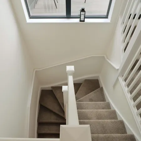 Greville Smyth Two Bedroom Duplex Apartman *