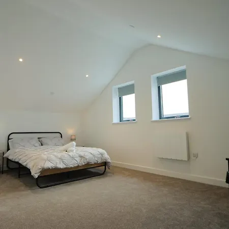 Greville Smyth Two Bedroom Duplex Appartement *