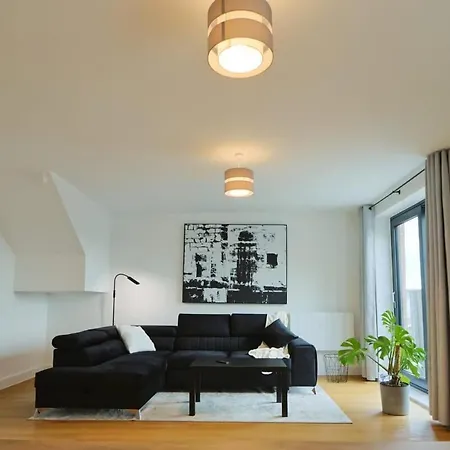 Greville Smyth Two Bedroom Duplex * Bristol