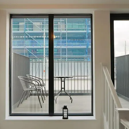 Greville Smyth Two Bedroom Duplex Apartman Bristol