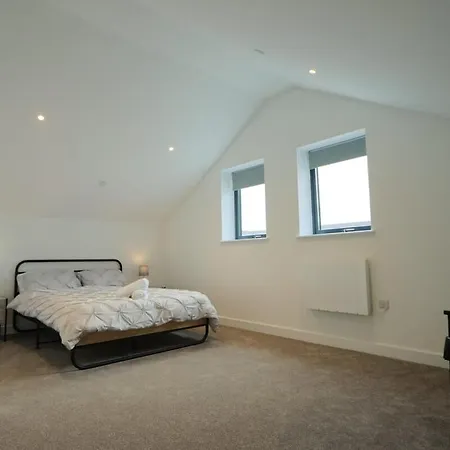 Greville Smyth Two Bedroom Duplex