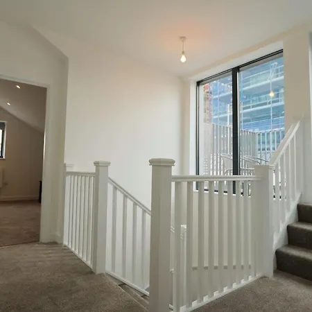 Greville Smyth Two Bedroom Duplex Apartman Bristol